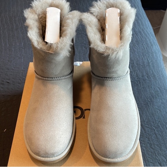 UGG Classic Double Bow - Picture 6 of 10